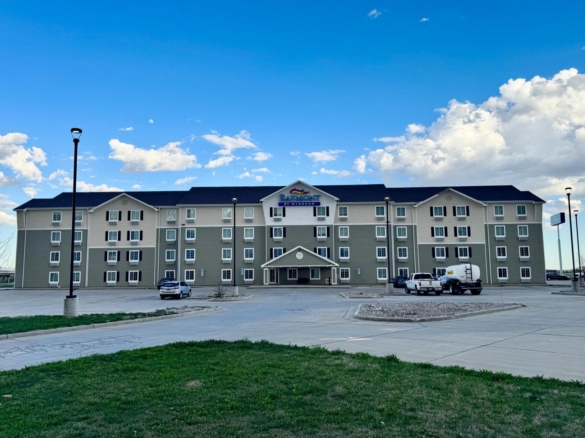 Hotel Baymont By Wyndham Dickinson Exterior foto